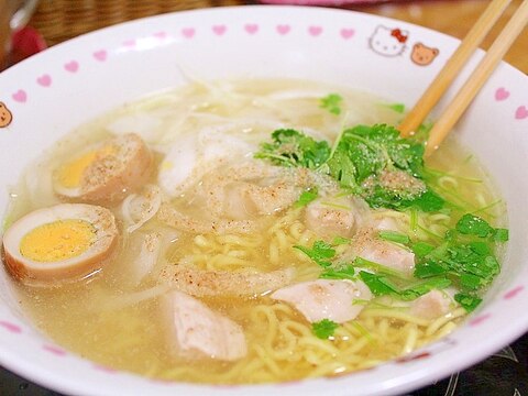 「頂」で作る、アジアン塩ラーメン